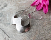 Load image into Gallery viewer, Moroccan Inspired Silver Dangle Earrings