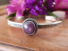 Load image into Gallery viewer, Rose Cut Sapphire Cuff Bracelet