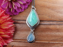 Load image into Gallery viewer, Chrysoprase and Aquamarine Necklace