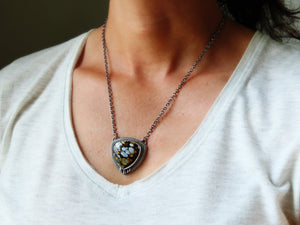 Luna Oscura / Dark Moon Stone Necklace