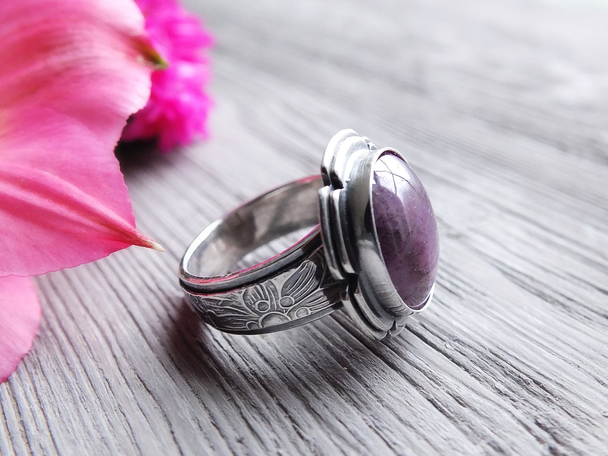 Art deco lavender star sapphire ring in platinum with
