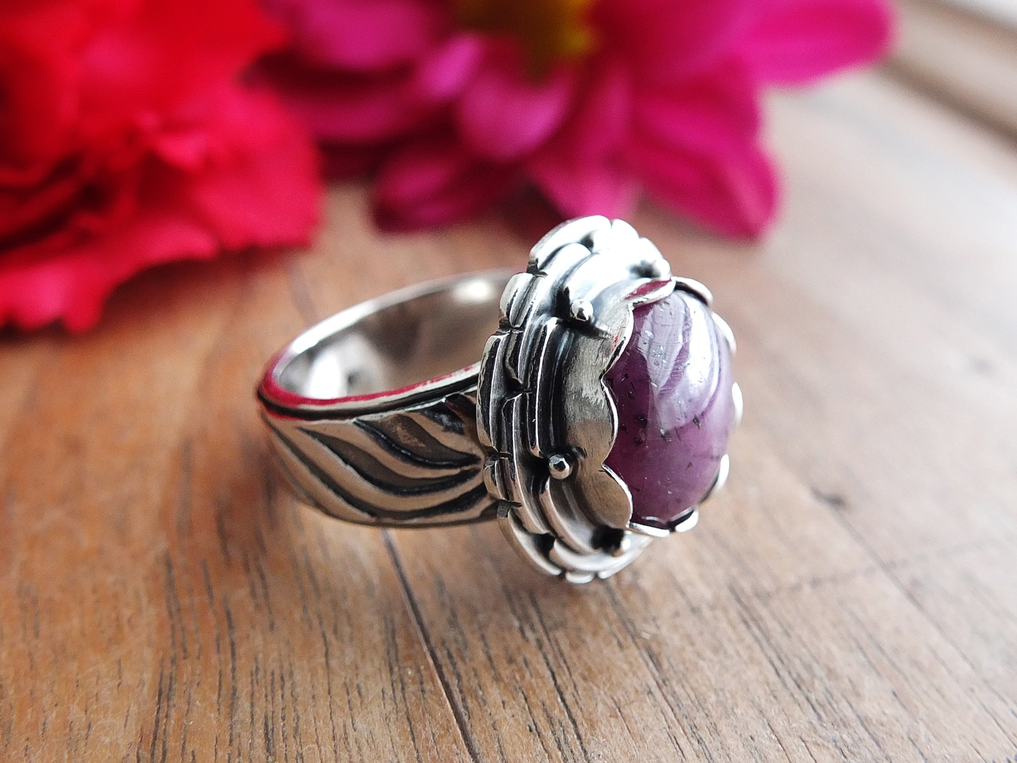 Red star sapphire on sale ring