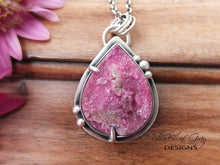 Load image into Gallery viewer, Druzy Cobalto Calcite Pendant