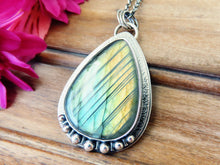 Load image into Gallery viewer, Green and Gold Labradorite Pendant